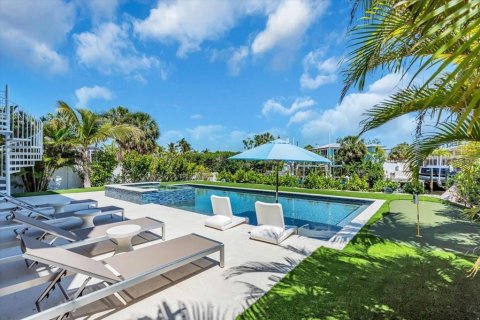 Casa en venta en Anna Maria, Florida, 5 dormitorios, 301.93 m2 № 1837640 - foto 8