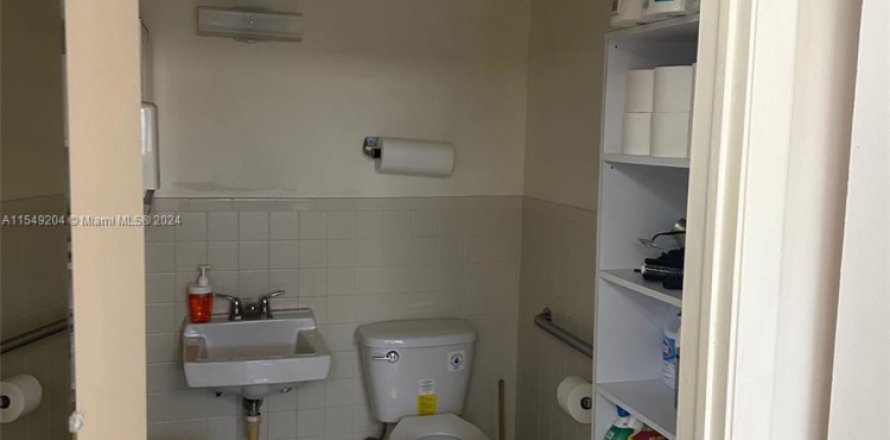 Propiedad comercial en Miami, Florida № 1061262