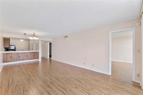 Copropriété à vendre à Margate, Floride: 2 chambres, 91.97 m2 № 2146361 - photo 6