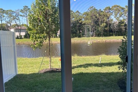 Townhouse in Lake Worth, Florida 3 bedrooms, 151.9 sq.m. № 2000830 - photo 20