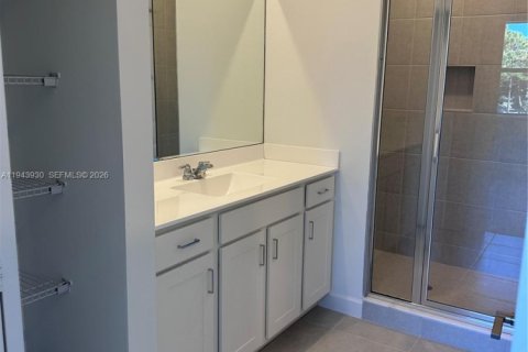 Townhouse in Lake Worth, Florida 3 bedrooms, 151.9 sq.m. № 2000830 - photo 16