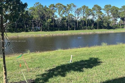 Townhouse in Lake Worth, Florida 3 bedrooms, 151.9 sq.m. № 2000830 - photo 19