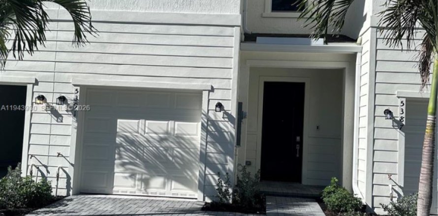 Townhouse in Lake Worth, Florida 3 bedrooms, 151.9 sq.m. № 2000830