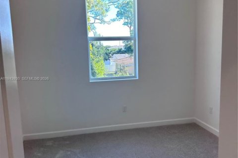 Townhouse in Lake Worth, Florida 3 bedrooms, 151.9 sq.m. № 2000830 - photo 8