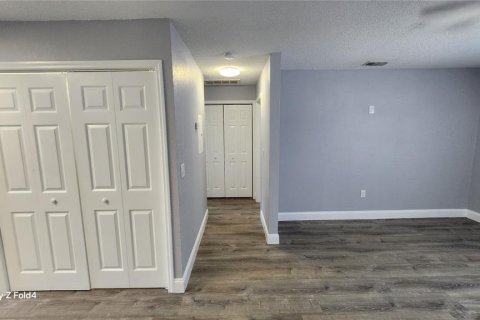 Appartement à louer à Tampa, Floride: 2 chambres, 92.9 m2 № 2423865 - photo 5