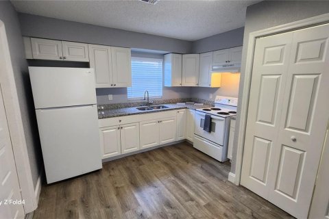 Appartement à louer à Tampa, Floride: 2 chambres, 92.9 m2 № 2423865 - photo 2