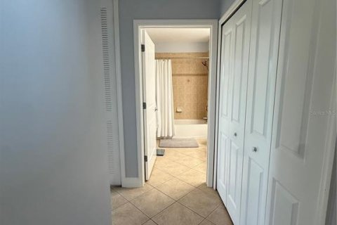 Condo in Celebration, Florida, 2 bedrooms  № 1852729 - photo 17