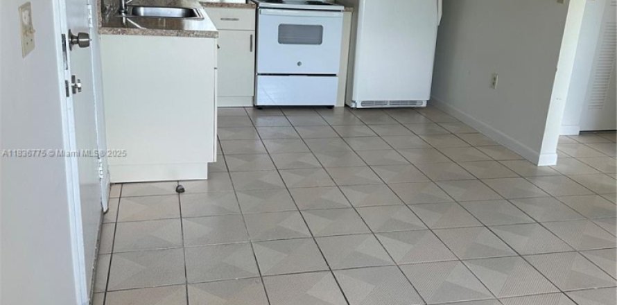 Appartement à Hialeah, Floride 1 chambre, 819.77 m2 № 1820388
