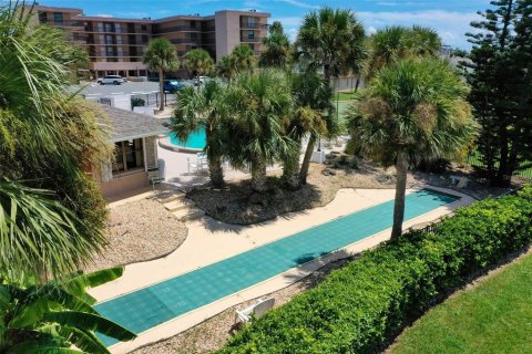 Condo in Ormond Beach, Florida, 2 bedrooms  № 1907034 - photo 9