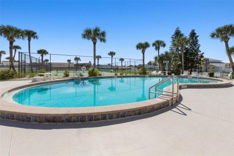 Condo in Ormond Beach, Florida, 2 bedrooms  № 1907034 - photo 11