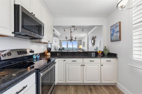 Condo in Ormond Beach, Florida, 2 bedrooms  № 1907034 - photo 25