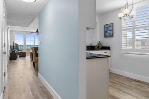 Condo in Ormond Beach, Florida, 2 bedrooms  № 1907034 - photo 24