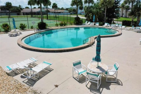 Condo in Ormond Beach, Florida, 2 bedrooms  № 1907034 - photo 12
