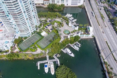 Condo in Sunny Isles Beach, Florida, 2 bedrooms  № 1860067 - photo 5