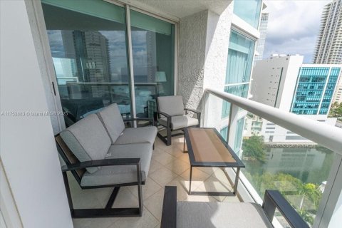 Condo in Sunny Isles Beach, Florida, 2 bedrooms  № 1860067 - photo 16