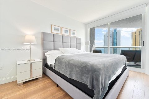 Condo in Sunny Isles Beach, Florida, 2 bedrooms  № 1860067 - photo 27