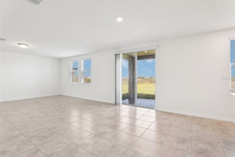 Villa ou maison à vendre à Poinciana, Floride: 4 chambres, 244.43 m2 № 1893999 - photo 13