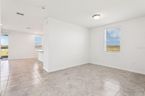 Villa ou maison à vendre à Poinciana, Floride: 4 chambres, 244.43 m2 № 1893999 - photo 12