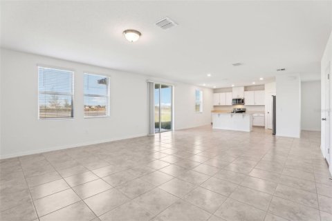 Villa ou maison à vendre à Poinciana, Floride: 4 chambres, 244.43 m2 № 1893999 - photo 11