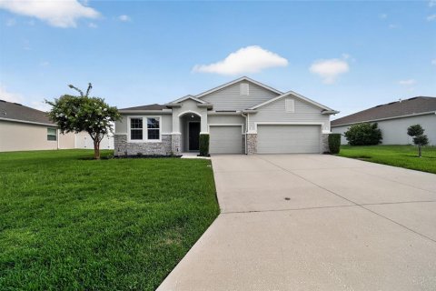 Villa ou maison à louer à Ocala, Floride: 4 chambres, 263.29 m2 № 2204886 - photo 2