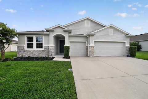 Villa ou maison à louer à Ocala, Floride: 4 chambres, 263.29 m2 № 2204886 - photo 5