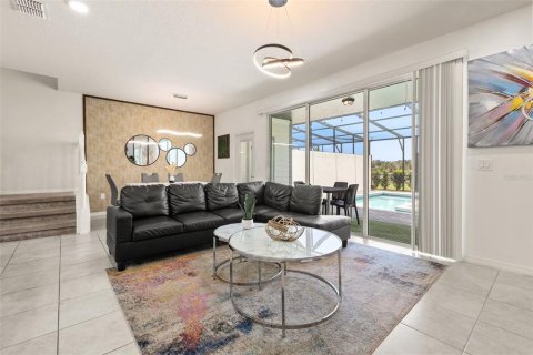 Townhouse in Davenport, Florida 5 bedrooms, 211.91 sq.m. № 2197685 - photo 7