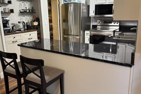Townhouse in Clermont, Florida 3 bedrooms, 154.22 sq.m. № 1846707 - photo 17