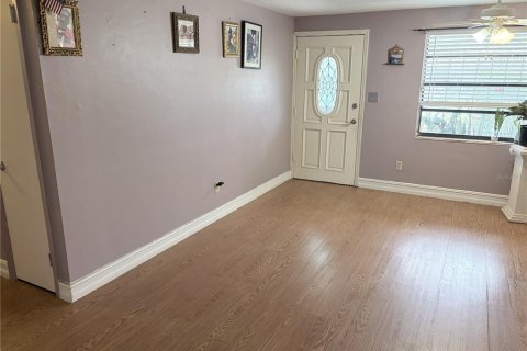 Casa en venta en Tampa, Florida, 3 dormitorios, 140.38 m2 № 2212132 - foto 3