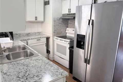 Casa en venta en Tampa, Florida, 3 dormitorios, 140.38 m2 № 2212132 - foto 7