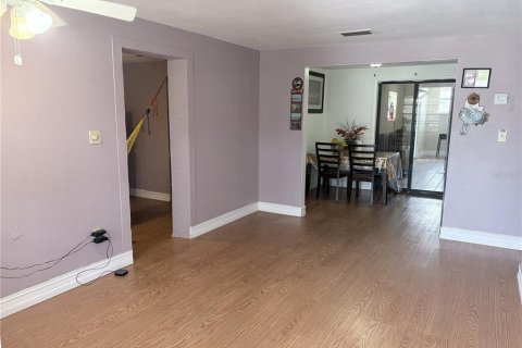 Casa en venta en Tampa, Florida, 3 dormitorios, 140.38 m2 № 2212132 - foto 2