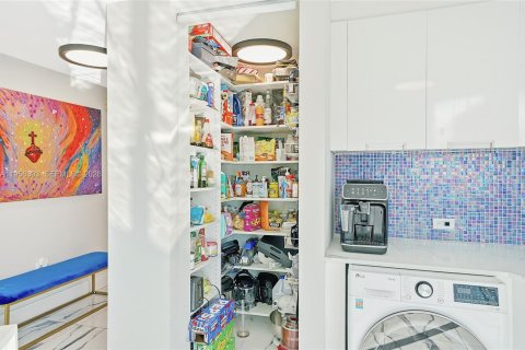 Купить кондоминиум в Норт-Бей-Виллидж, Флорида 2 спальни, 108.79м2, № 2012053 - фото 22