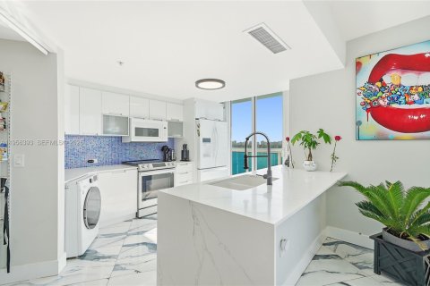 Купить кондоминиум в Норт-Бей-Виллидж, Флорида 2 спальни, 108.79м2, № 2012053 - фото 18