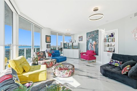 Купить кондоминиум в Норт-Бей-Виллидж, Флорида 2 спальни, 108.79м2, № 2012053 - фото 9