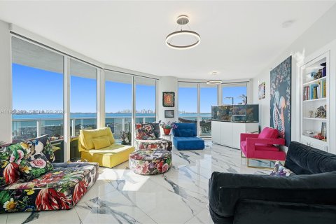 Кондоминиум с 2 спальнями в Норт-Бей-Виллидж, Флорида № 2012053