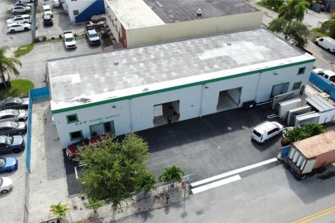 Купить коммерческую недвижимость в Хайалиа, Флорида № 2021746 - фото 8
