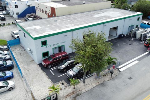 Купить коммерческую недвижимость в Хайалиа, Флорида № 2021746 - фото 7