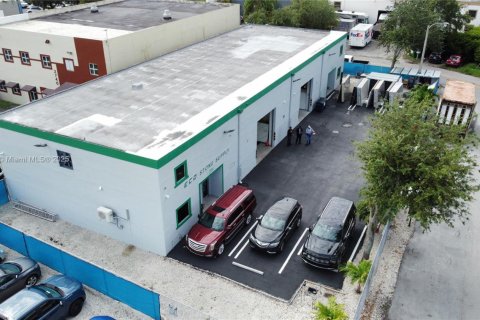 Купить коммерческую недвижимость в Хайалиа, Флорида № 2021746 - фото 6