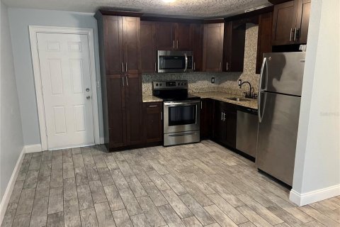 Appartement à louer à Tampa, Floride: 3 chambres, 78.97 m2 № 2095045 - photo 2