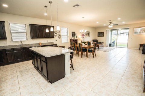 House in Riverview, Florida 3 bedrooms, 201.04 sq.m. № 1779007 - photo 14