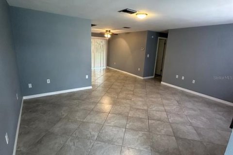 Villa ou maison à louer à Spring Hill, Floride: 3 chambres, 114.27 m2 № 1908594 - photo 26