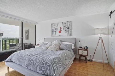Condo in Miami, Florida, 1 bedroom  № 1809240 - photo 7