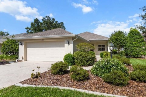 House in Crystal River, Florida 2 bedrooms, 182.09 sq.m. № 1740713 - photo 1