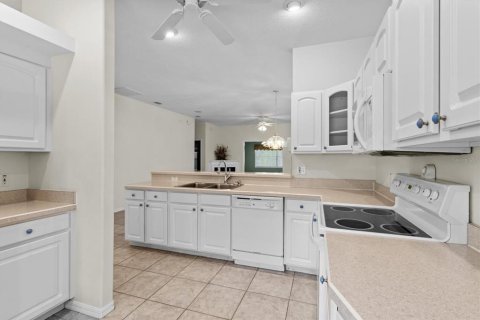 House in Crystal River, Florida 2 bedrooms, 182.09 sq.m. № 1740713 - photo 9