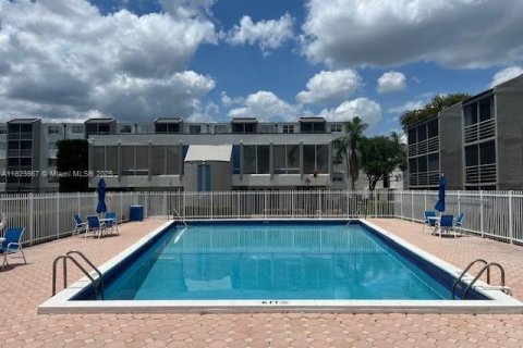 Condominio en venta en Miami, Florida, 4 dormitorios, 135.54 m2 № 1790882 - foto 16