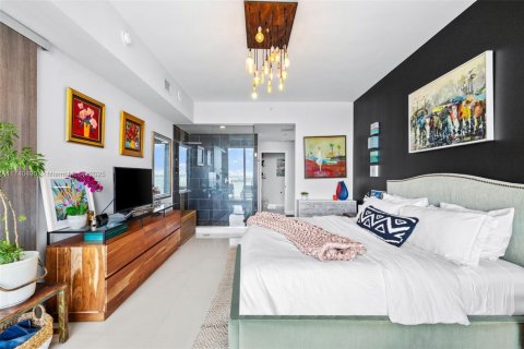 Condo in Miami, Florida, 2 bedrooms  № 2059703 - photo 24