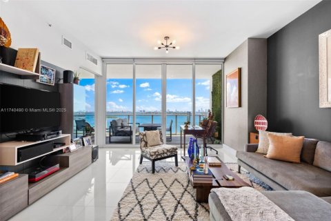 Condo in Miami, Florida, 2 bedrooms  № 2059703 - photo 14