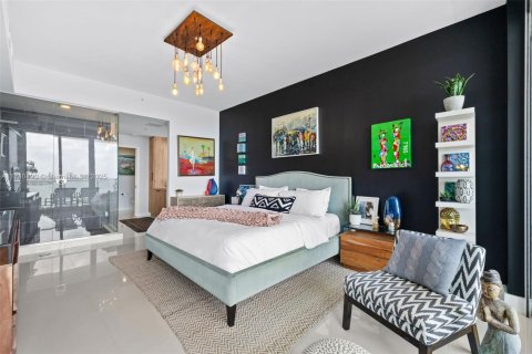 Condo in Miami, Florida, 2 bedrooms  № 2059703 - photo 22