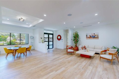 Casa en venta en Homestead, Florida, 5 dormitorios, 297.1 m2 № 2294027 - foto 13