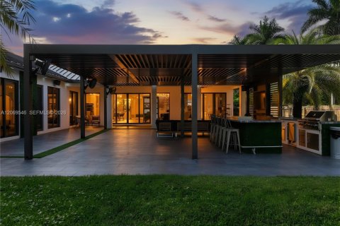 Casa en venta en Homestead, Florida, 5 dormitorios, 297.1 m2 № 2294027 - foto 4