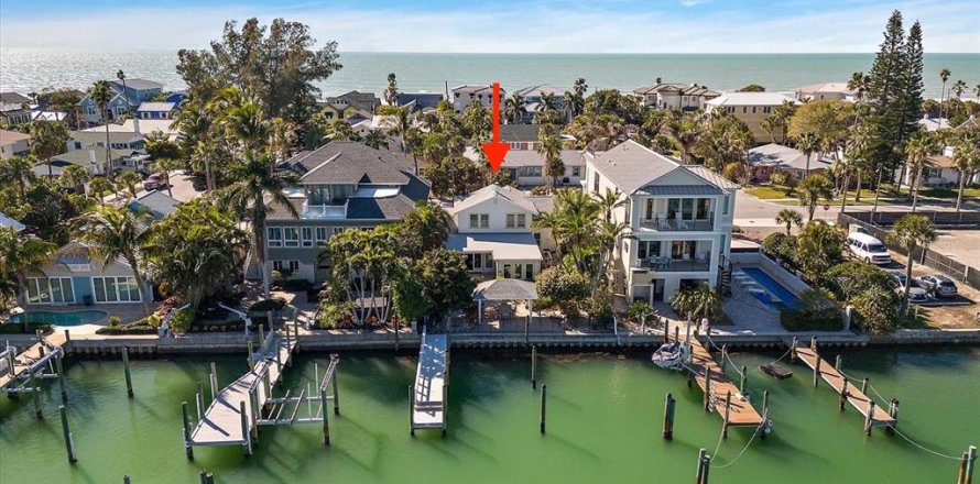 Villa ou maison à Saint Pete Beach, Floride 3 chambres, 199.83 m2 № 2427591